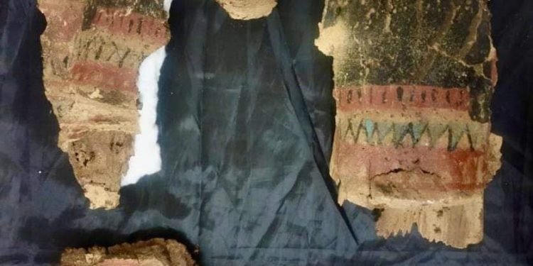 الكشف عن عدد من الأبنية والدفنات من العصور المتأخرة بمحافظة أسيوط.