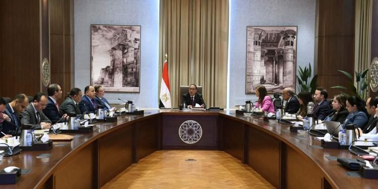 مدبولي: جادون في تنفيذ برنامج الطروحات وهناك اتفاقات يتم إنهاؤها بالفعل وسيتم الإعلان عن تفاصيلها قريباً