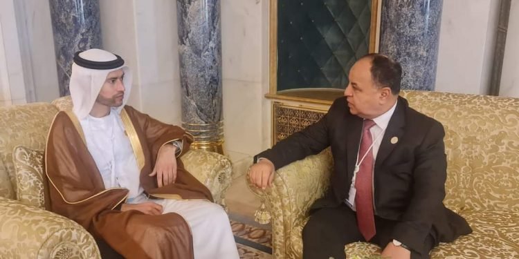 وزير المالية.. يلتقي وزير الدولة للشئون المالية بالإمارات