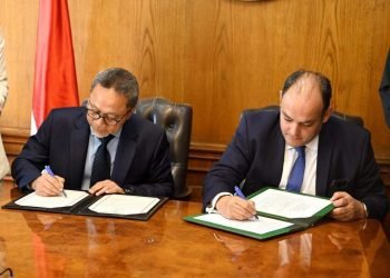 وزير التجارة والصناعة يبحث مع نظيره الإندونيسي سبل تعزيز التعاون التجاري والصناعي والاستثماري المشترك