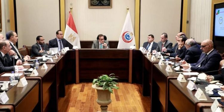 وزير الصحة يوجه بوضع خطة متكاملة لانشاء مراكز تميز تخصصية بجميع المحافظات