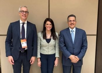 وزيرة التعاون الدولي تبحث مع مسئولي شركة أكوا باور السعودية توسيع نطاق استثماراتهم في قطاعي الطاقة المتجددة وتحلية المياه في مصر