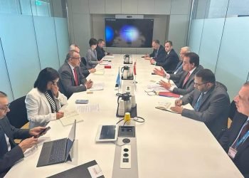 وزير الصحة يدعو مدير عام منظمة الصحة العالمية لحضور المؤتمر العالمي للسكان والصحة والتنمية