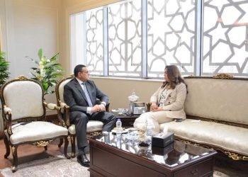 وزير التنمية المحلية يتابع مع محافظ دمياط حياه كريمة معدلات توريد القمح ، وإزالة التعديات على أملاك الدولة، ومشروعات