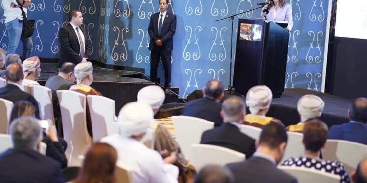 وزيرة التخطيط والتنمية الاقتصادية تستعرض مناخ وفرص الاستثمار في مصر خلال مشاركتها في ملتقى رجال الأعمال المصري العماني