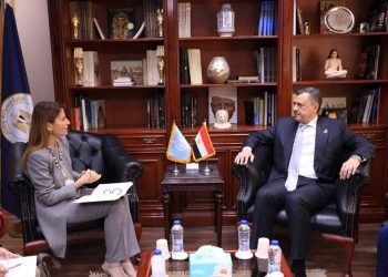 وزير السياحة والآثار ومدير مكتب اليونسكو الإقليمي بالقاهرة يبحثان سبل تعزيز التعاون بين الوزارة والمنظمة في مجال العمل الأثري