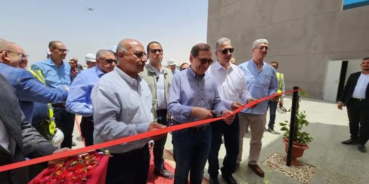 وزير البترول والثروة المعدنية يتفقد مشروعات زيادة الطاقة الانتاجية للسولار وقدرات التصنيع المحلي بأسيوط