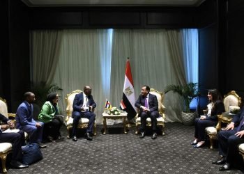 مدبولى يلتقى رئيس وزراء أفريقيا الوسطى