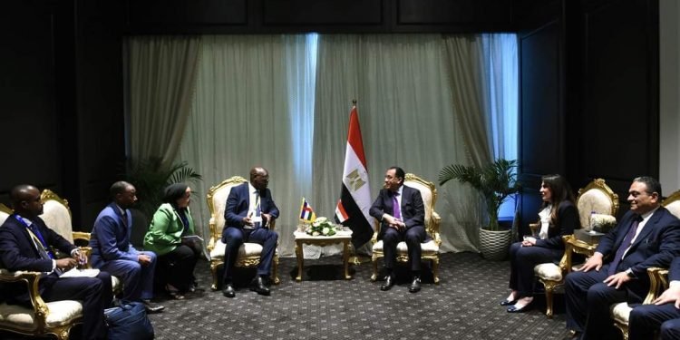 مدبولى يلتقى رئيس وزراء أفريقيا الوسطى