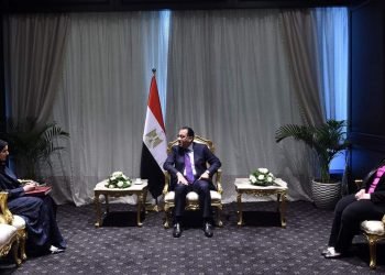 رئيس الوزراء يلتقى وزيرة التنمية الاجتماعية والأسرة القطرية