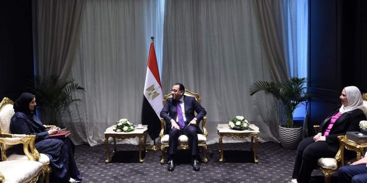 رئيس الوزراء يلتقى وزيرة التنمية الاجتماعية والأسرة القطرية