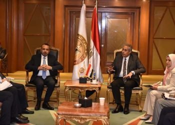 وزير القوي العامله : “حَلٌ جذريَ” لعودة مستحقات “المعاشات التقاعدية” لمصريين كانوا في العراق .