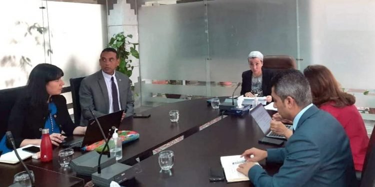 وزيرة البيئة: وحدة الاستثمار البيئى والمناخى تعد النواة لتهيئة المناخ الداعم للاستثمار فى المجال البيئى.