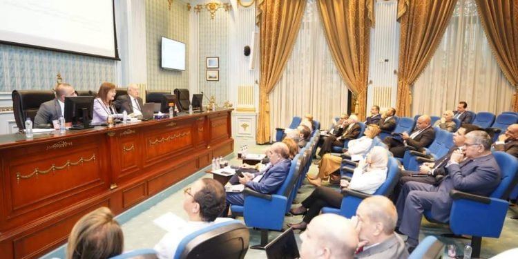 وزيرة التخطيط والتنمية الاقتصادية تناقش مقترح خطة التنمية الاقتصادية والاجتماعية للعام المالي 2024/2023