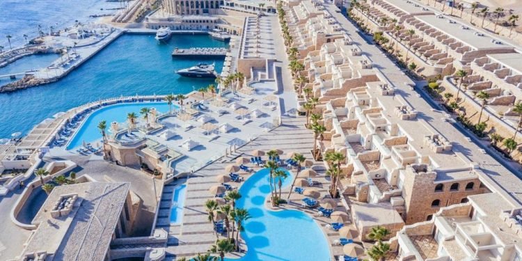 منتجع بيك الباتروس سيتادل سهل حشيش يحتفل بالعيد السنوى الخامس بالغردقة