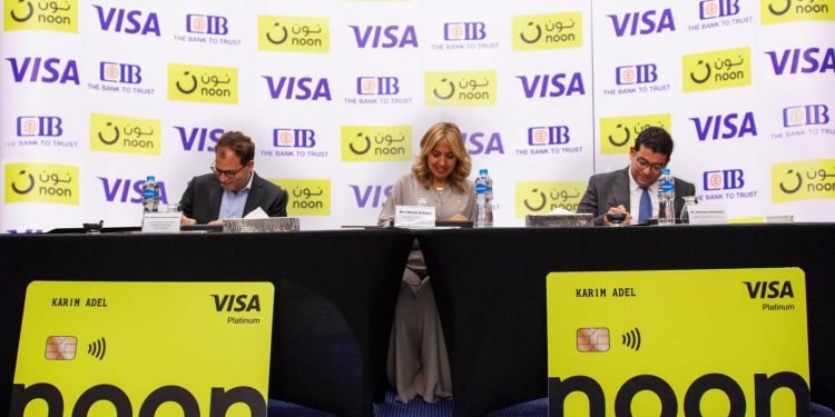 التجاري الدولي وفيزا ونون يطلقون بطاقة CIB noon الائتمانية