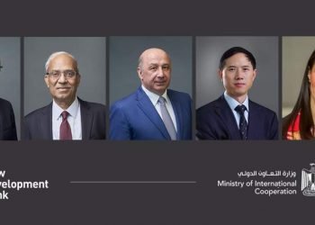 وزيرة التعاون الدولي تلتقي نواب رئيس بنك التنمية الجديد لدراسة آليات تفعيل التعاون المشترك عقب إقرار عضوية مصر بشكل رسمي