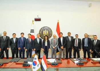وزارة التعاون الدولي والسفارة الكورية توقعان اتفاق تمويل تنموي بقيمة 460 مليون دولار لتوريد 40 وحدة قطار للخطين الثاني والثالث لمترو أنفاق القاهرة الكبرى