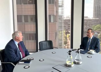 عقد وزير البترول جلسة مباحثات ثنائية مع أندرو براون الرئيس التنفيذى للعمليات لشركة Storegga المتخصصة فى تقديم حلول الطاقة الخضراء