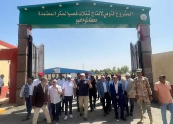 وزير الزراعة ومحافظ أسوان ورئيس هيئة تنمية الصعيد يتفقدون أول محطة لإنتاج شتلات قصب السكر بتكلفة 300 مليون جنيه