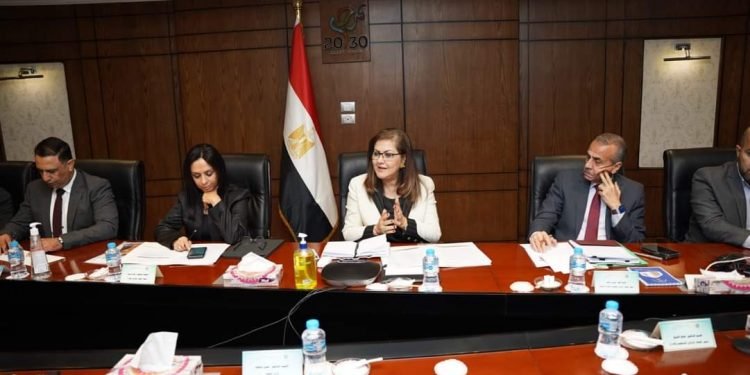 المجلس القومي للأجور يقرر رفع الحد الأدنى للأجور للعاملين بالقطاع الخاص من 2700 إلى 3000 جنيه بداية من يوليو القادم