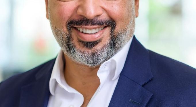 «اتصالات من &e» في مصر توقع عقد شراكة مع هيئة الطاقة الجديدة والمتجددة لتحويل محطات المحمول للعمل بالطاقة النظيفة