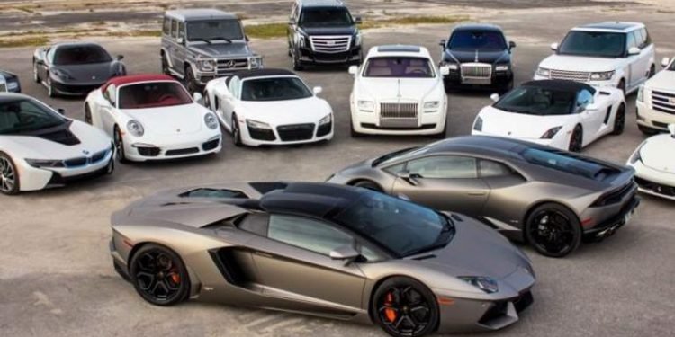 الجمارك تقرر الافراج عن السيارات موديل السنة اللاحقة بدءا من شهر ابريل من كل عام / نص القرار