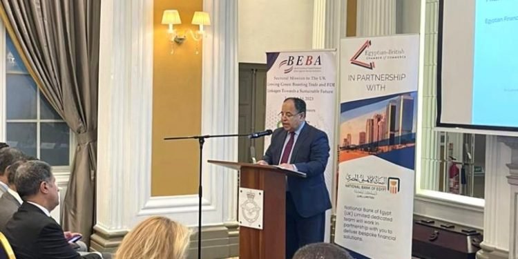 وزير المالية فى لقائه بأعضاء الغرفة التجارية المصرية البريطانية بلندن:  مصر تحشد كل قدراتها لتحفيز الاستثمار والإنتاج المحلى