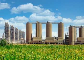 لافارج مصر تستعرض جهودها لتحقيق الاستدامة البيئية في صناعة مواد البناء