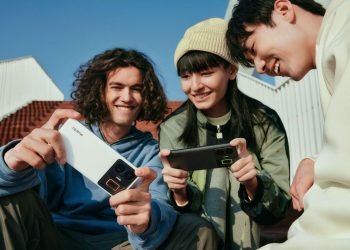 realme GT3 unveiled: The killer flagship with premium features and 16GB+1TBrealme GT3 unveiled: The killer flagship with premium features and 16GB+1TB