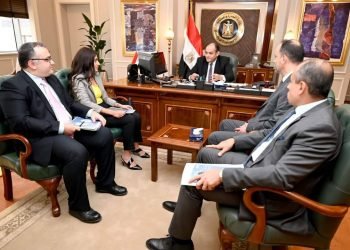 وزير التجارة والصناعة يلتقي وفد شركة هيات ايجيبت التركية للمنتجات الصحية