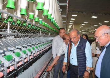 استعداداً للافتتاح الرسمي.. وزير قطاع الأعمال العام يتابع مراحل التشغيل التجريبي لمصنع “غزل 4” بشركة مصر للغزل والنسيج بالمحلة الكبرى