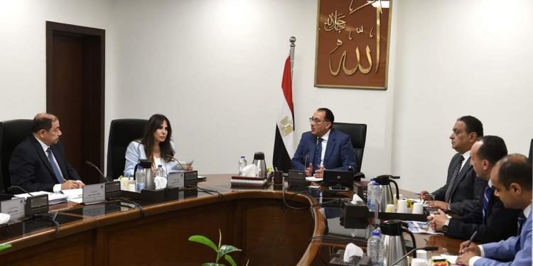 رئيس الوزراء يتابع مستجدات العمل بمشروع تنمية المنطقة الاقتصادية للمثلث الذهبي