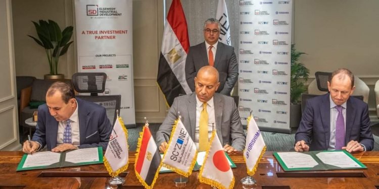 اقتصادية قناة السويس باستثمارات 5 مليون دولار..توقيع تخصيص أرض لمركز صيانة مضخات المياه بين السويدي  وتوريشيما اليابانية