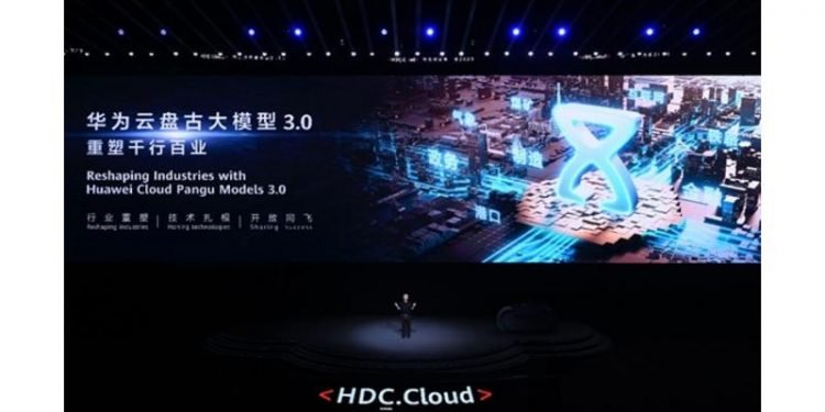 هواوي تعيد صياغة مستقبل الصناعات بطرح نظام Pangu 3.0 للذكاء الاصطناعي المدعوم بالقدرات السحابية.