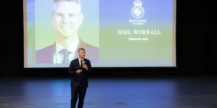 وزارة التربية والتعليم تمنح مدرسة King’s School The Crown رخصة التشغيل الرسمية لتقوم بتدريس المناهج البريطانية في مصر