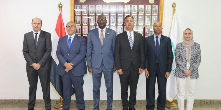 رئيس البريد المصري يستقبل مدير عام البريد السوداني بهدف بحث أوجه التعاون المشترك