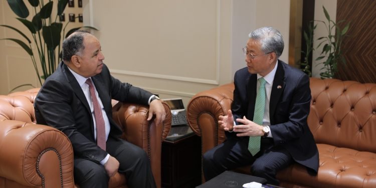 وزير المالية للسفير الكوري :  حريصون على توسيع آفاق الاستثمارات الأجنبية في مصر