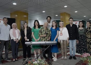 مؤسسة “مؤمنة كامل” و الموسيقار هاني شنودة و(فرقه المصريين) يطلقان قافلة السعادة لإسعاد كبار السن