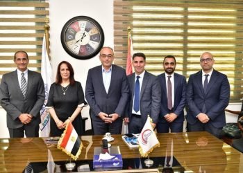 جامعة عين شمس تستضيف وفداً من منظمة (KLAS) العالمية لتفقد مشروع ميكنة مستشفيات جامعة عين شمس “مدينة عين شمس الطبية”