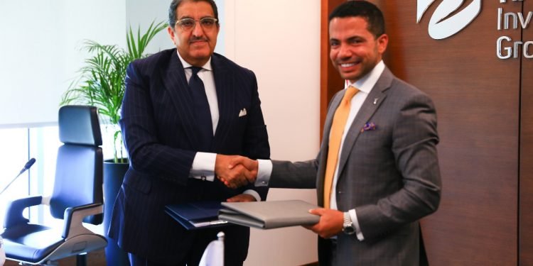 “إي كاردز” و”نتورك إنترناشيونال” توقّعان اتفاقية تعاون للتوسع الإقليمي في خدمات البطاقات المصرفية