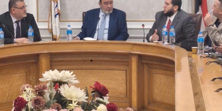 رئيس شعبة المستلزمات الطبية : عدد كبير من التجار يطلب التحول إلى التصنيع