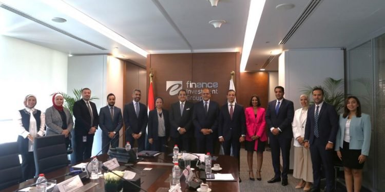 “إي كاردز” و”البنك العربي” يُوقّعان مذكرة تعاون استراتيجية لتطوير الأعمال