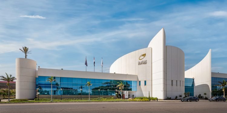 الهيئة القومية للبريد تطلق برامج تدريبية للعاملين بمكاتب البريد على لغة الإشارة وكيفية التعامل مع ذوي الهمم