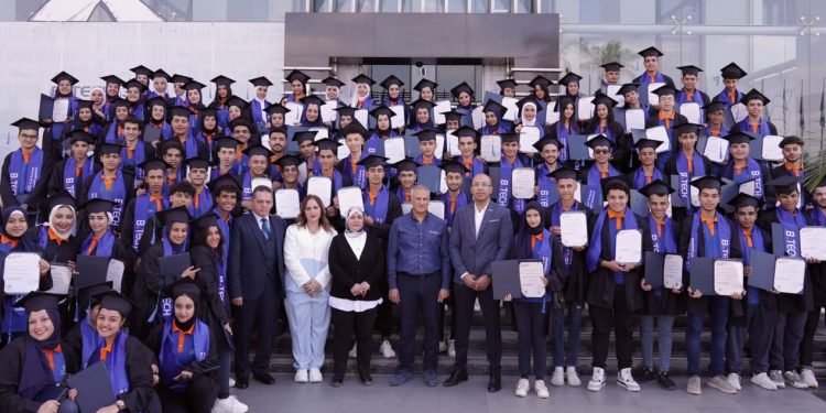 بي تك تحتفل بتخرج الدفعة الأولى من طلبة مدرسة “بي تك” للتكنولوجيا التطبيقية