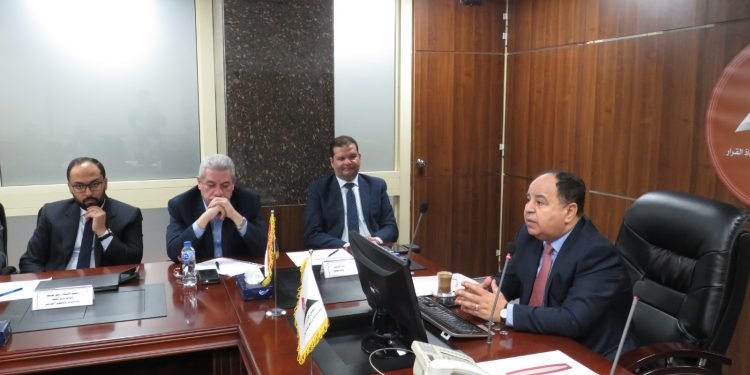 وزير المالية.. فى لقائه مع ممثلي المحاسبين والمراجعين:  «صالح البلد يجمعنا كلنا.. ولازم نضع أيدينا فى أيدى بعض ونتوافق على كل ما يخدم الدولة والمهنة والممولين