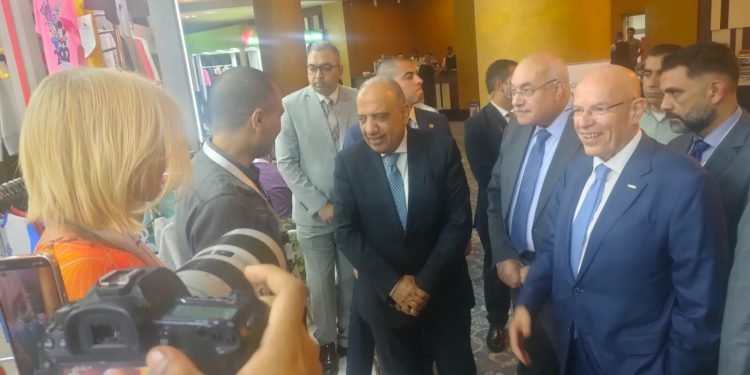 وزير قطاع الأعمال العام يتفقد معرض ديستينيشن إفريقيا 2023