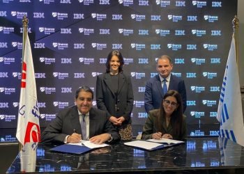 إي فاينانس توقع بروتوكول تعاون مع IBM لتعزيز الخدمات المصرفية الرقمية في مصر