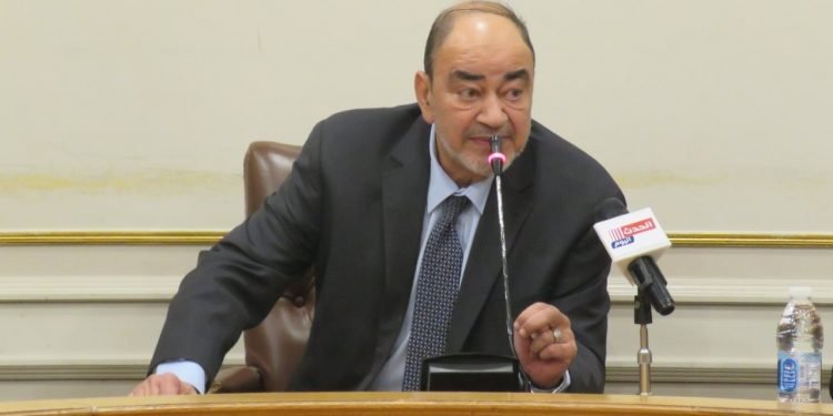 رئيس المستلزمات الطبية : اجتماع طارئ الاثنين المقبل لمناقشة ازمة النقص الحاد في المستلزمات الطبية بالسوق