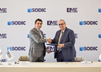 سوديك وشركة إلكتروميكانيك للطاقة (EME) يوقعان عقدًا لتركيب 400 لوحة توليد طاقة شمسية بأسطح المنازل في مشروع VYE*